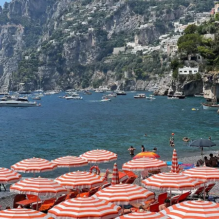 לינה וארוחת בוקר La Maliosa 3*