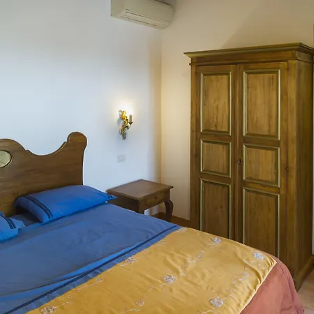 La Maliosa D' Arienzo Bed & Breakfast 3*